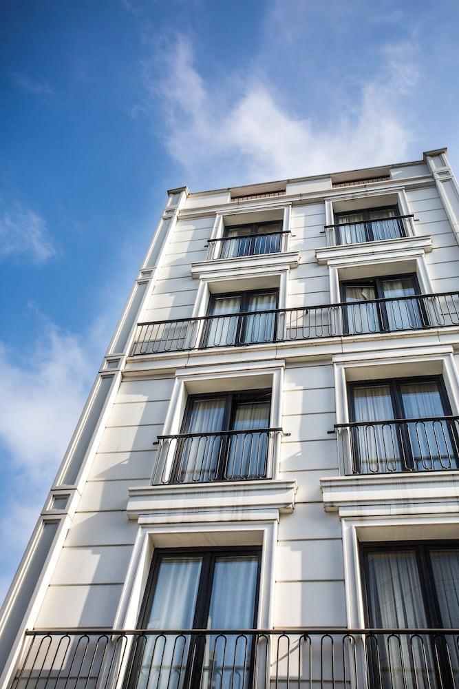 The White Orient Hotel Истанбул Екстериор снимка