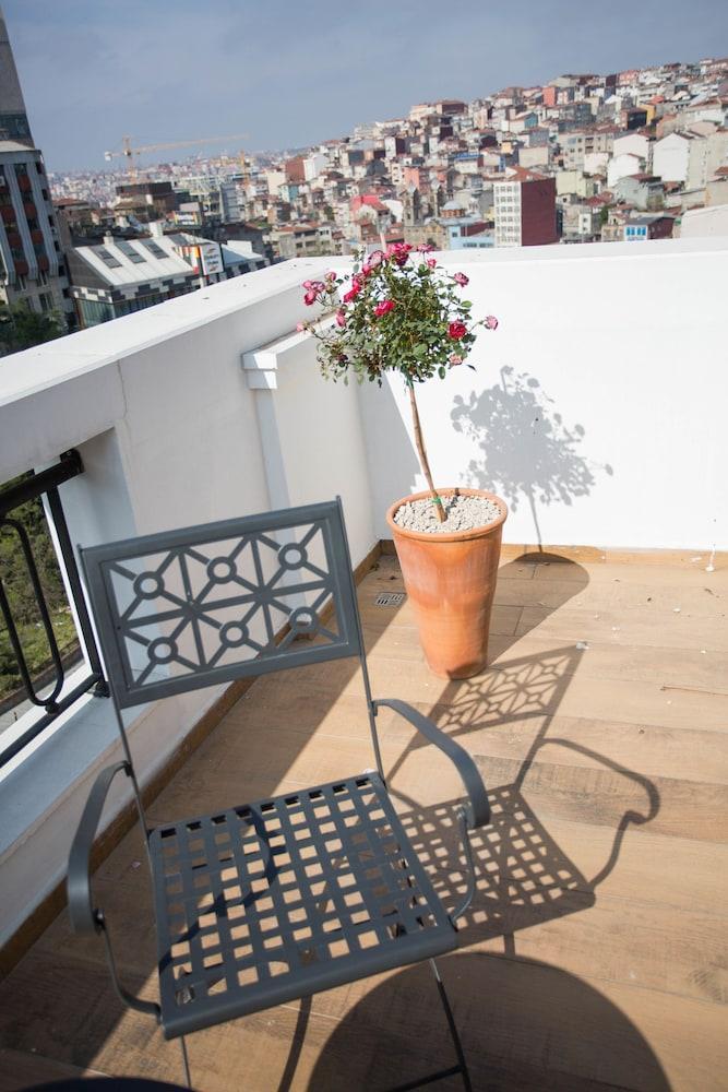 The White Orient Hotel Истанбул Екстериор снимка